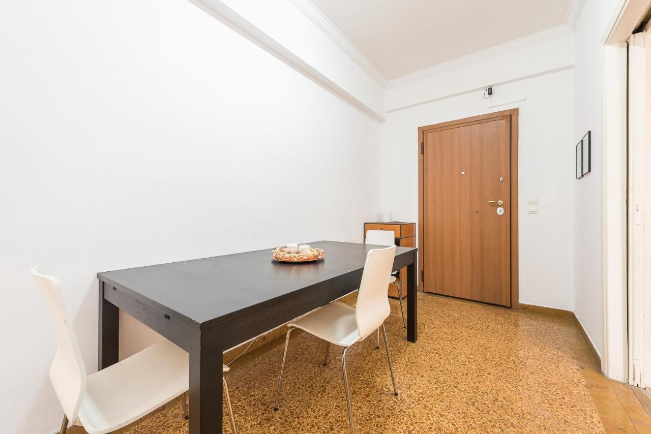 Victoria Apartment Atene Esterno foto